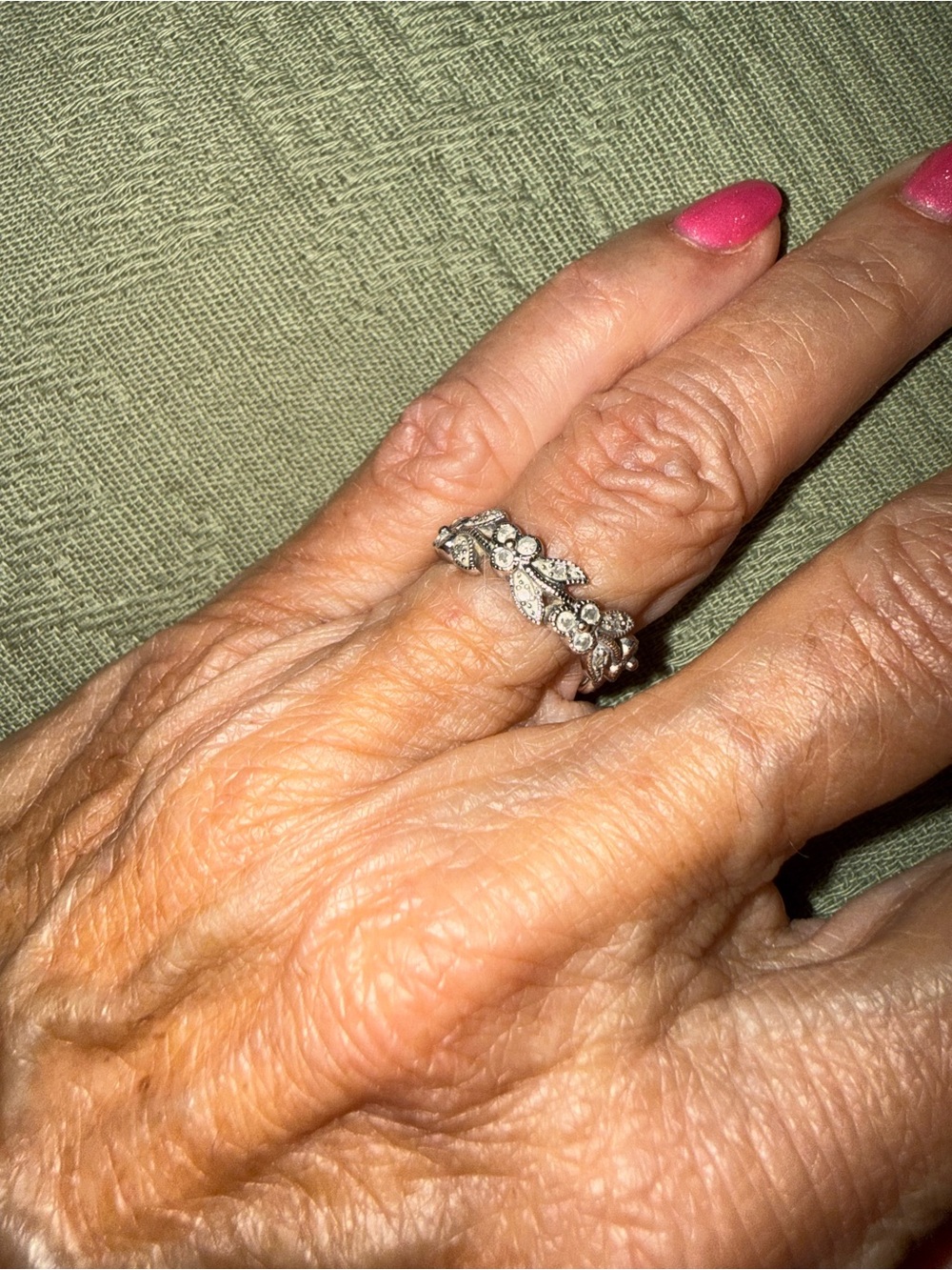 Vintage Floral Diamond Band 14k - Picture 5 of 8
